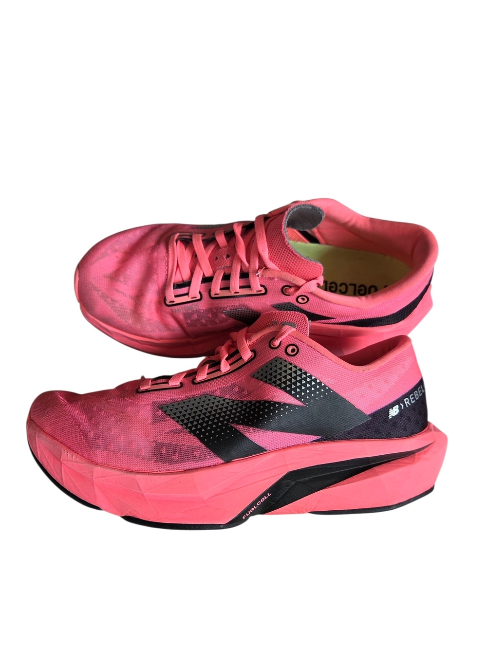 New Balance FuelCell Rebel v4 running shoes in the vibrant Ultra Pink 8.5 - Picture 2 of 9
